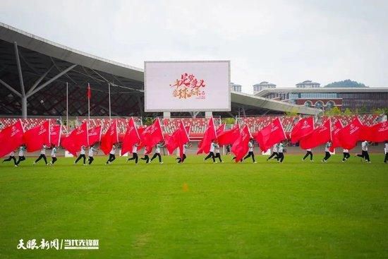 格伦·克洛斯、莎拉·保罗森、泰亚娜·泰勒、金·卡戴珊、妮... 法鲨归来！